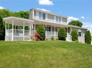 10 Gilcrest Dr, West Warwick, RI 02893