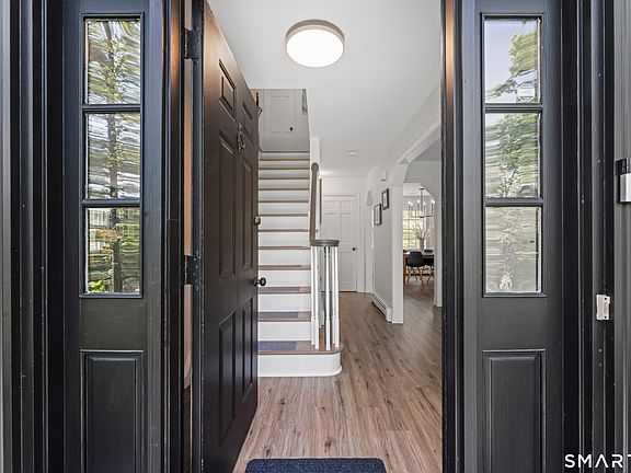 5th image of 7 Arapaho Road