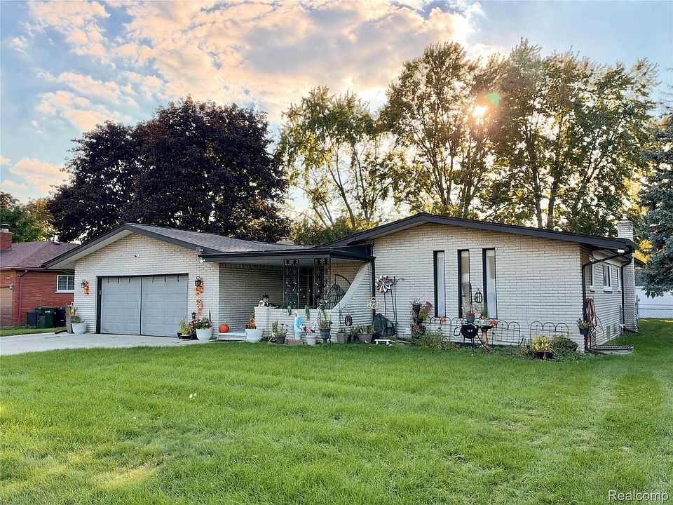 38233 Medville Dr, photo 3