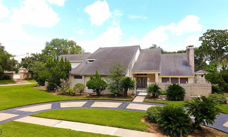 1st image of 1719 Hodge Lake Ln