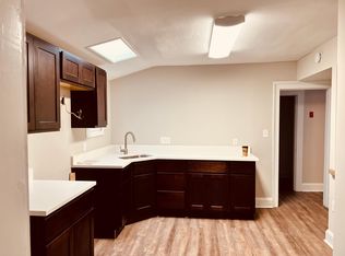 613 Caroline St APT B, Fredericksburg, VA 22401