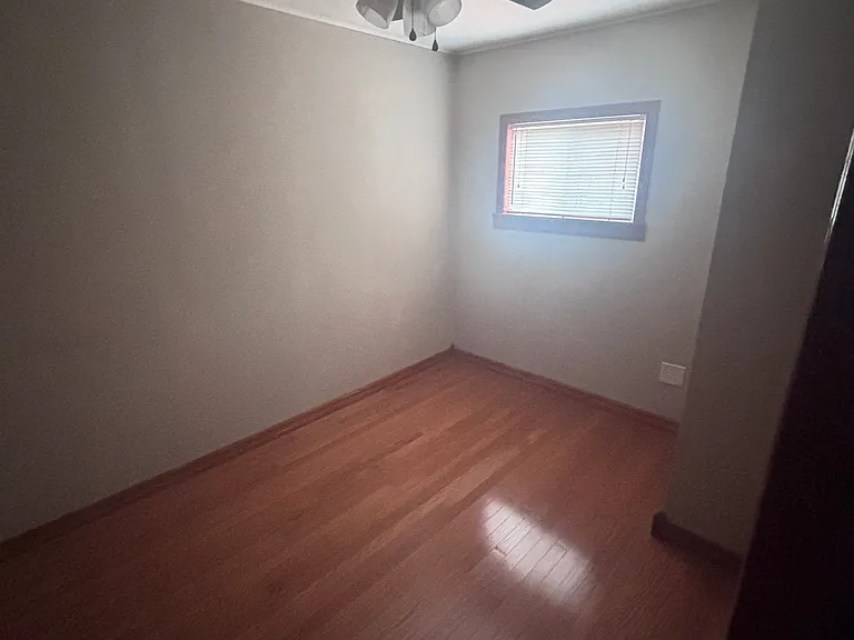 213 E Farmer St — Photo 10