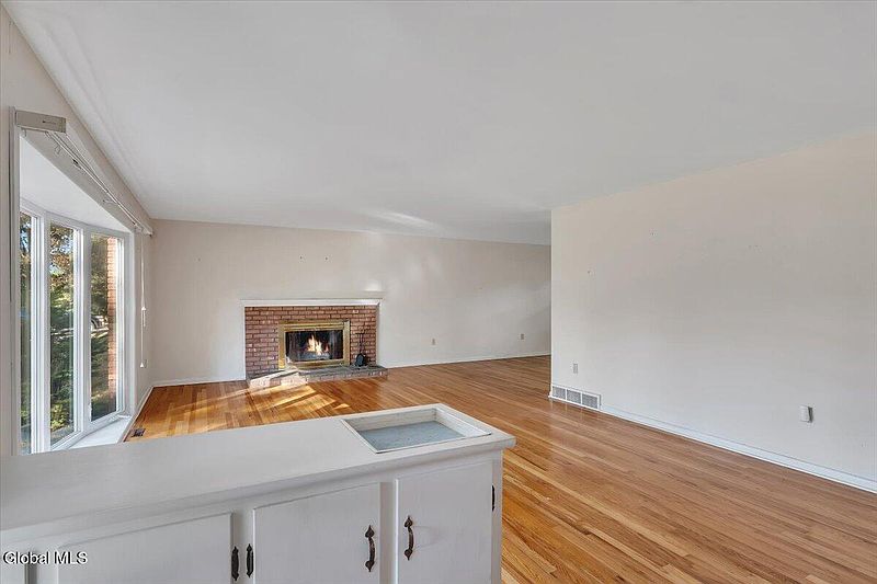 5th image of 1340 Wemple Lane