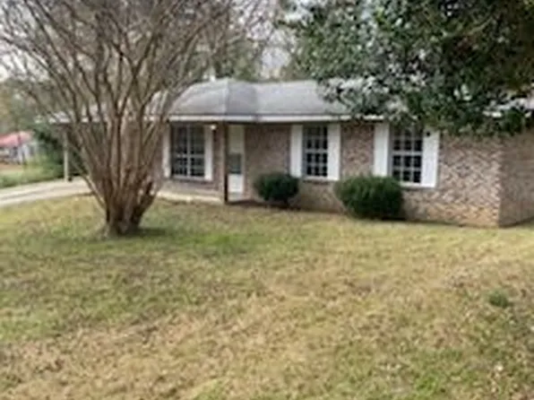 511 3rd Ave NW, Fayette, AL 35555