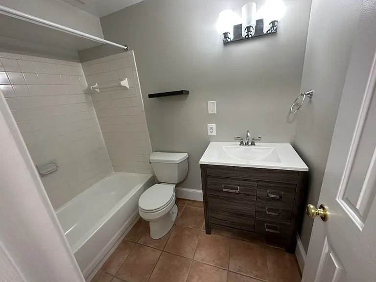 2028 16th St NW #1 — Photo 9