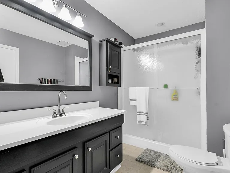 1060 Pebble Dr — Photo 5