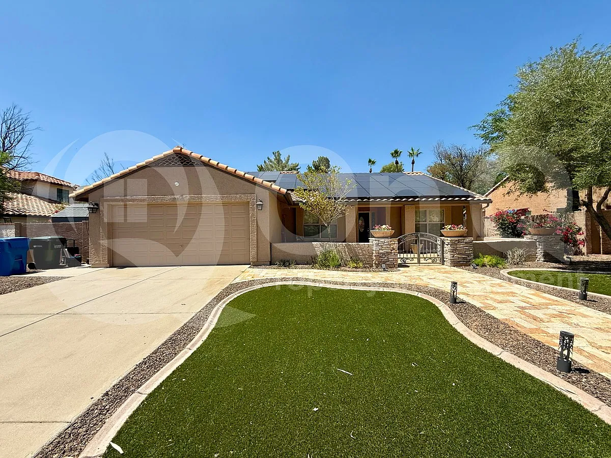 3 bed, 2.0 bath, 1849 sqft, $3,950 — Photo 1
