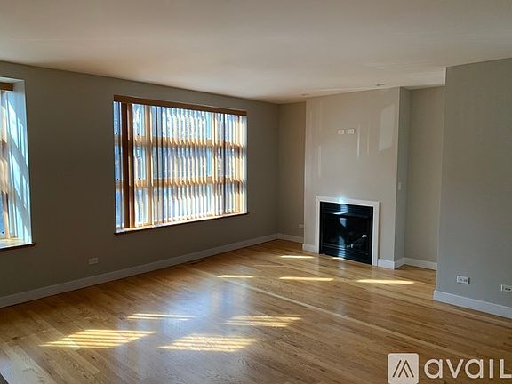 2nd image of 7207 N Oakley Ave