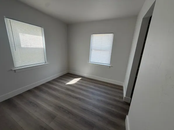 210 E Maple Ave #1, Stillwater, OK 74074