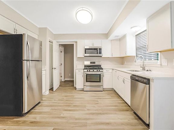 4th image of 3150 Pine Cove Ct