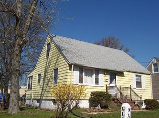 168 Old Rd, Sewaren, NJ 07077