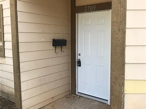 2nd image of 2709 Penwood Pl