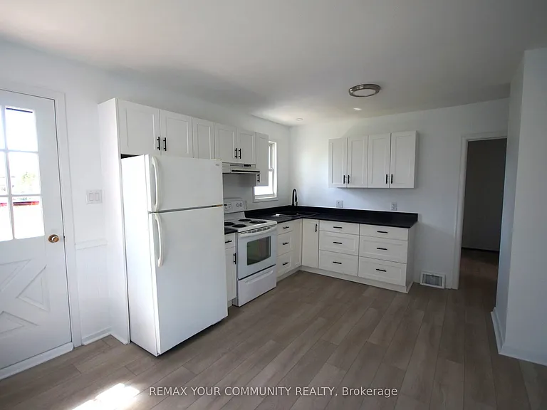 40 Burkholder St — Photo 5