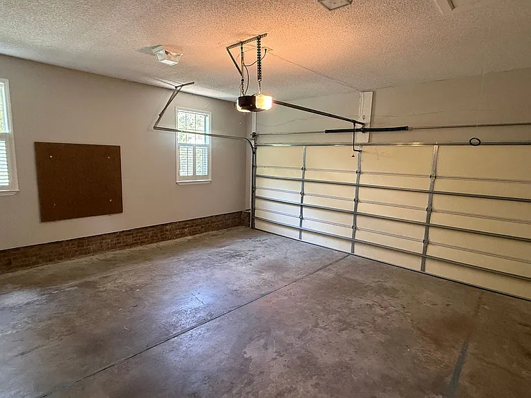 4370 Fellows Ln — Photo 17