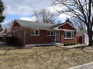 725 McKinley Ave, Mundelein, IL