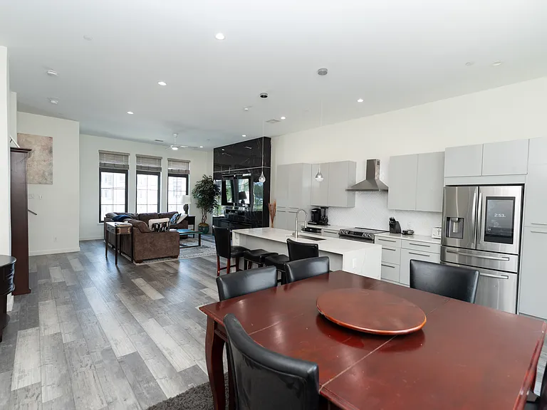 1721 Lear St — Photo 4