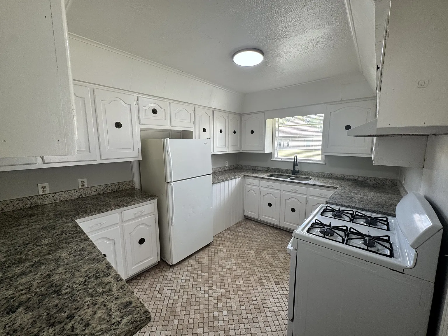 1506 Arkansas - 1 — Photo 2