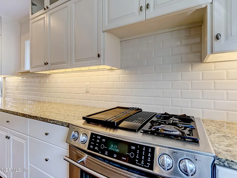 3684 Pine St — Photo 19