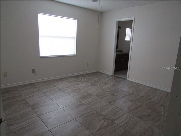 5th image of 122 E Marbrisa Way