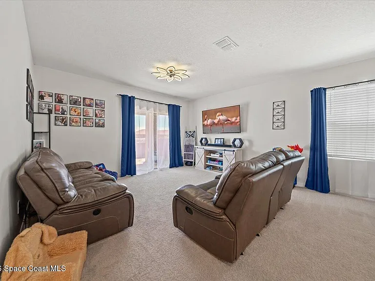 1927 Sloan Ct — Photo 21