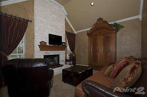 5th image of 1600 Emerald Green Ln