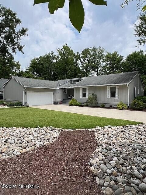 1st image of 214 Lord Granville Drive
