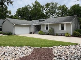 214 Lord Granville Dr, Morehead City, NC 28557