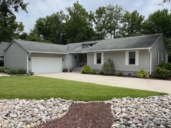 214 Lord Granville Drive, Morehead City, NC 28557