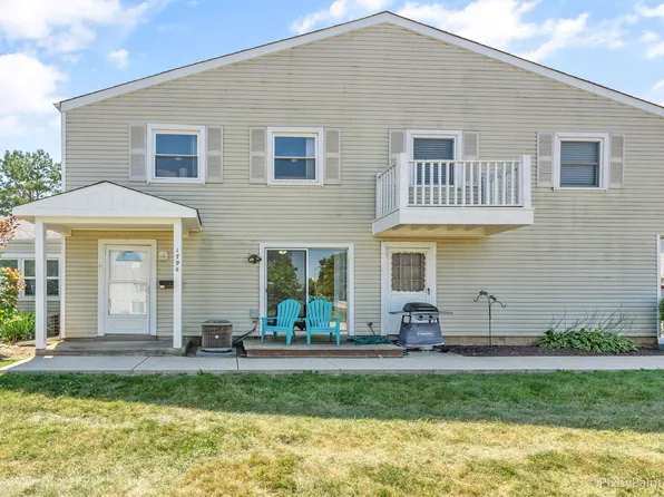 179 Rita Ct, Bartlett, IL 60103