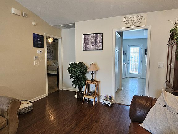 4th image of 1729 Elizabeth Street