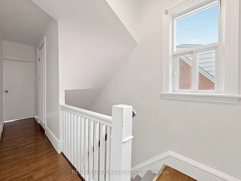 746 King St W — Photo 17