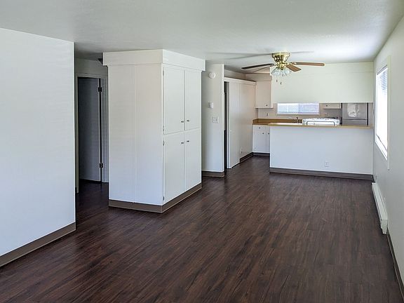 4th image of 5002-5024 Elizabeth St N #5002
