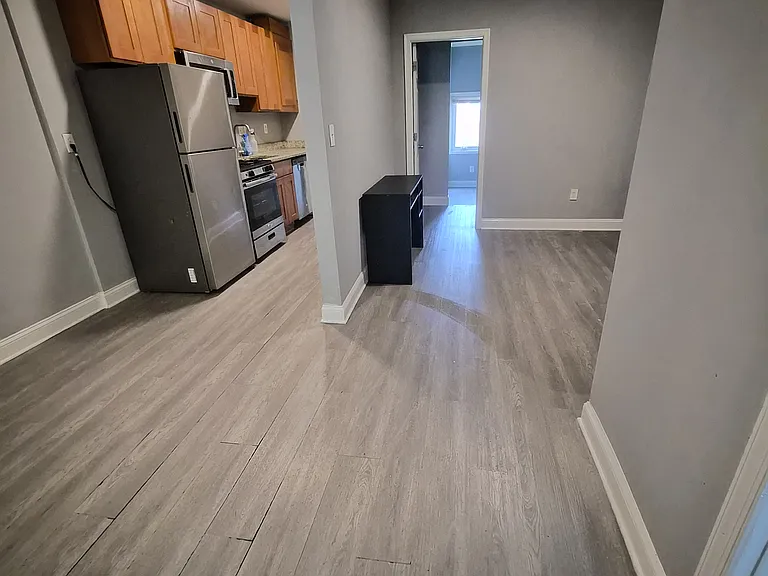 724 31st St SE #5 — Photo 1