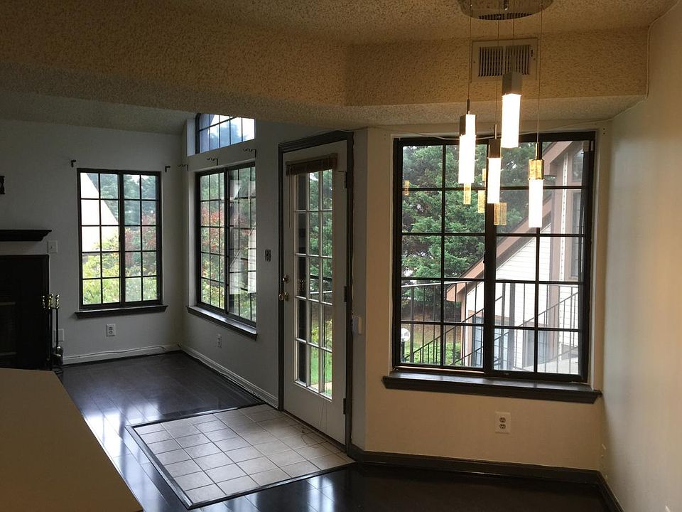 1st image of 6021 Curtier Dr #E