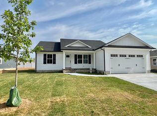 300 Plantation Dr, Felton, DE 19943