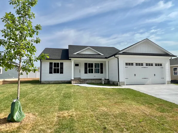 300 Plantation Dr, Felton, DE 19943