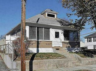 25 Metropolitan Rd, Providence, RI 02908