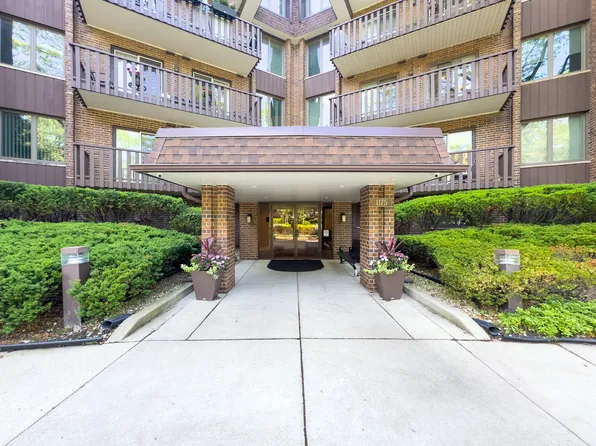 1175 Lake Cook Rd APT 505, Northbrook, IL 60062