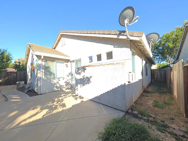 2756 Red Clover Way — Photo 28