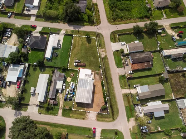 4402 Lilly Ln, Fresno, TX 77545