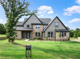 4601 Maple Ridge Dr, Edmond, OK 73034