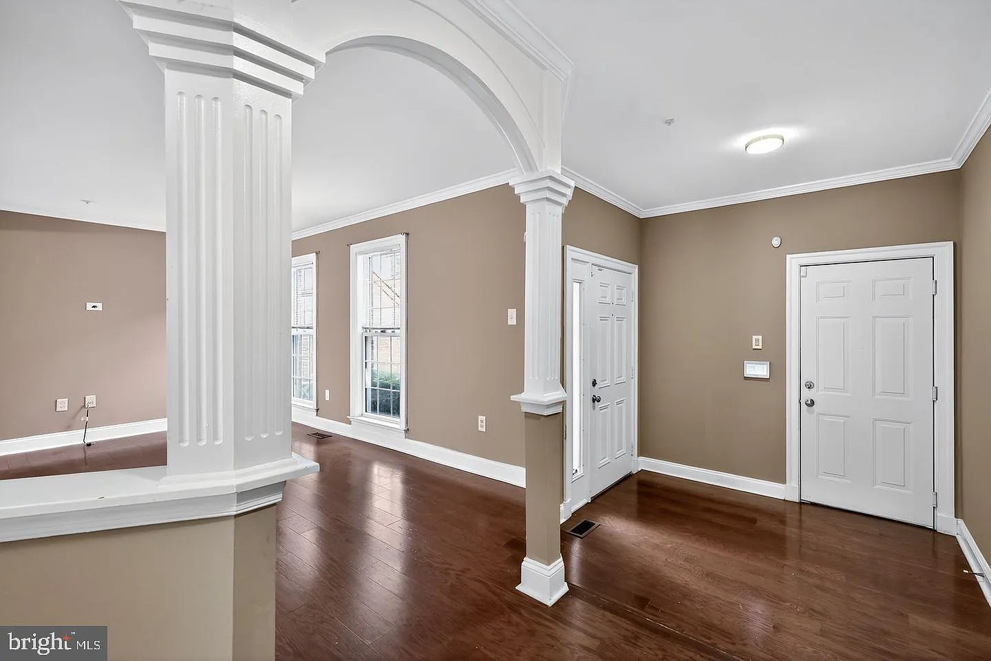4 bed, 3.5 bath, 1956 sqft, $3,750 — Photo 2