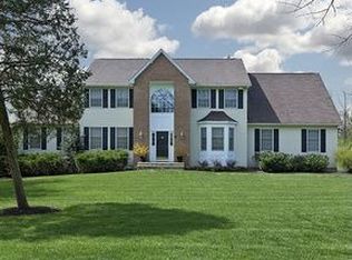 14 Glenwood Dr, Pennington, NJ 08534