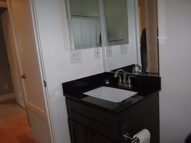 4 bedroom 2 bath house in Holbrook Heights- Concord — Photo 13