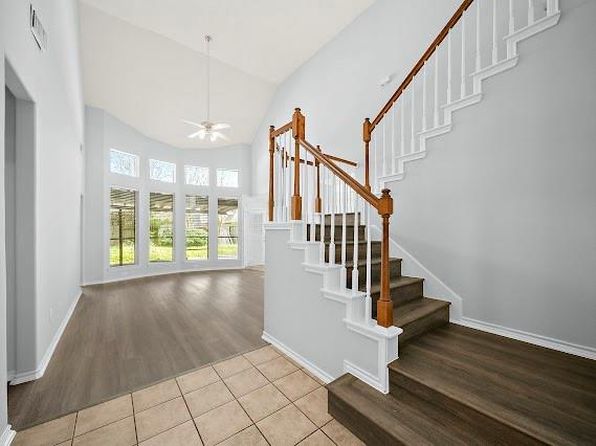 2407 Hanston Ct