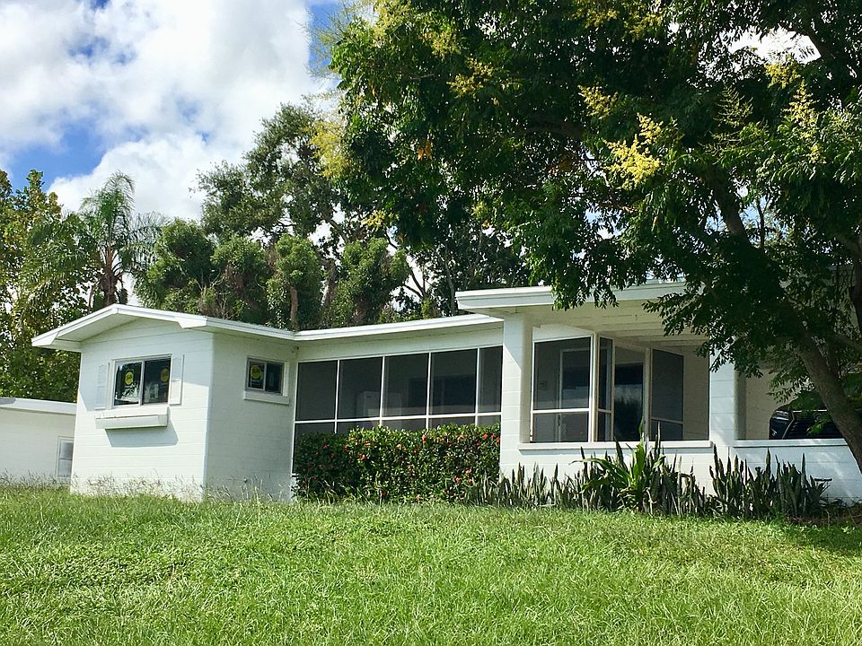 1st image of 1704 Cypress Gardens Blvd SE
