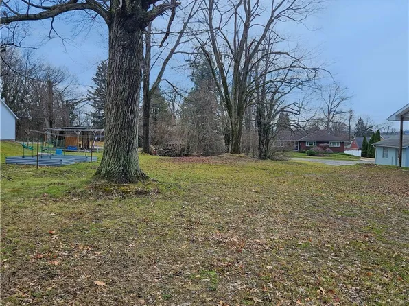 132 E Northview Ave, New Castle, PA 16105