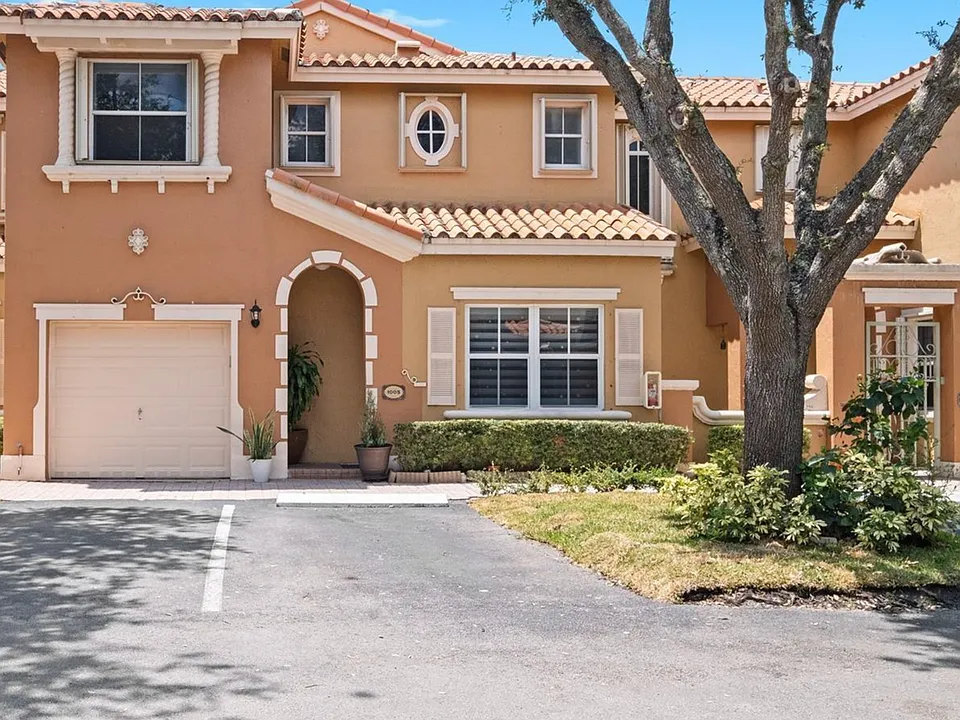 8544 NW 140th Ter #1005