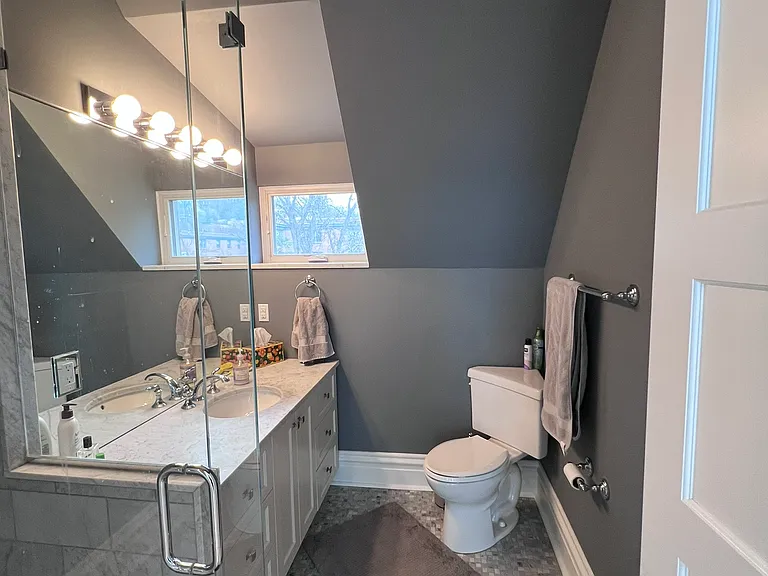 921 College St #2 — Photo 21