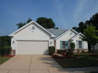 1138 Westrun Dr, Ballwin, MO 63021